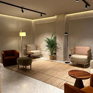 Caledonian Otel